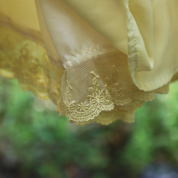 JAPANESE YELLOW FLOW SKIRT - Picture 3 of 3